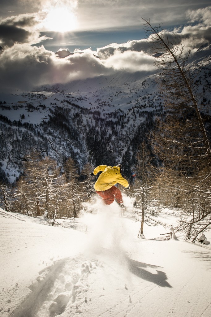 Gregor Betschon, ollie-ing into a dream. © Ahriel