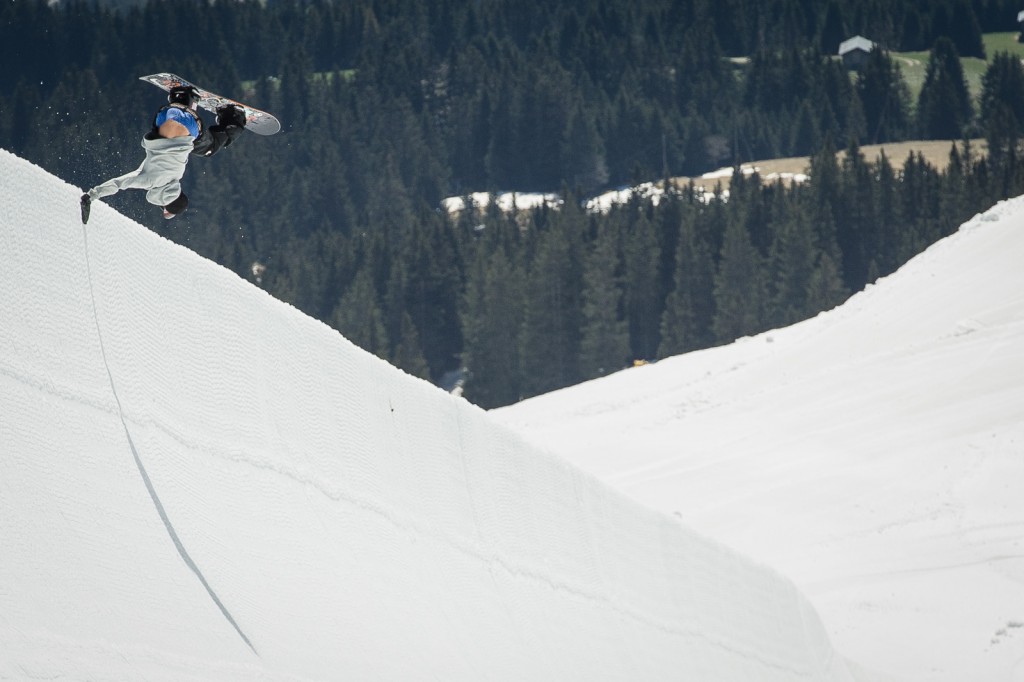 Nicolas plants one on the backside wall at home in Laax. ©Ahriel